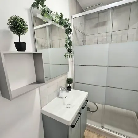 Un Jardin En - L Avenue Des Voyageurs Apartment